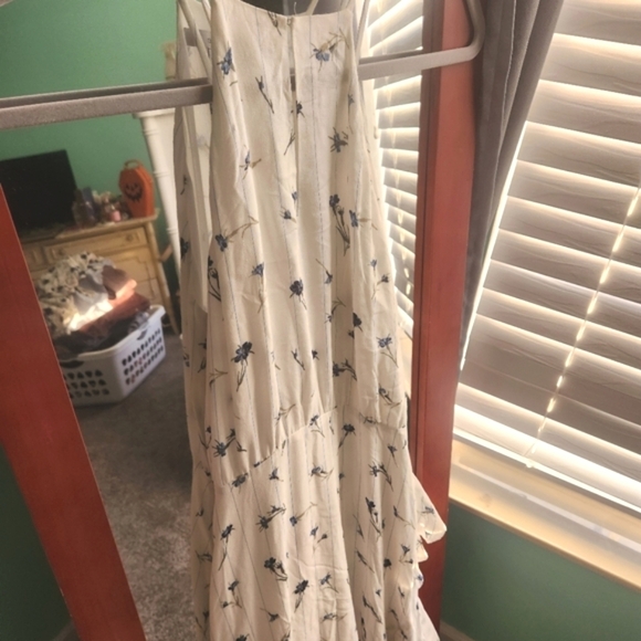 EUC Joie Floral White Ruffled Women's Dress, Size 6 - Picture 8 of 11